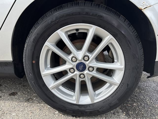 Used 2017 Ford Focus SE w/ SE Winter Package image 45
