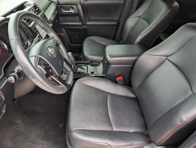 Used 2020 Toyota 4Runner Venture w/ Moonroof Package AWD/4WD image 14