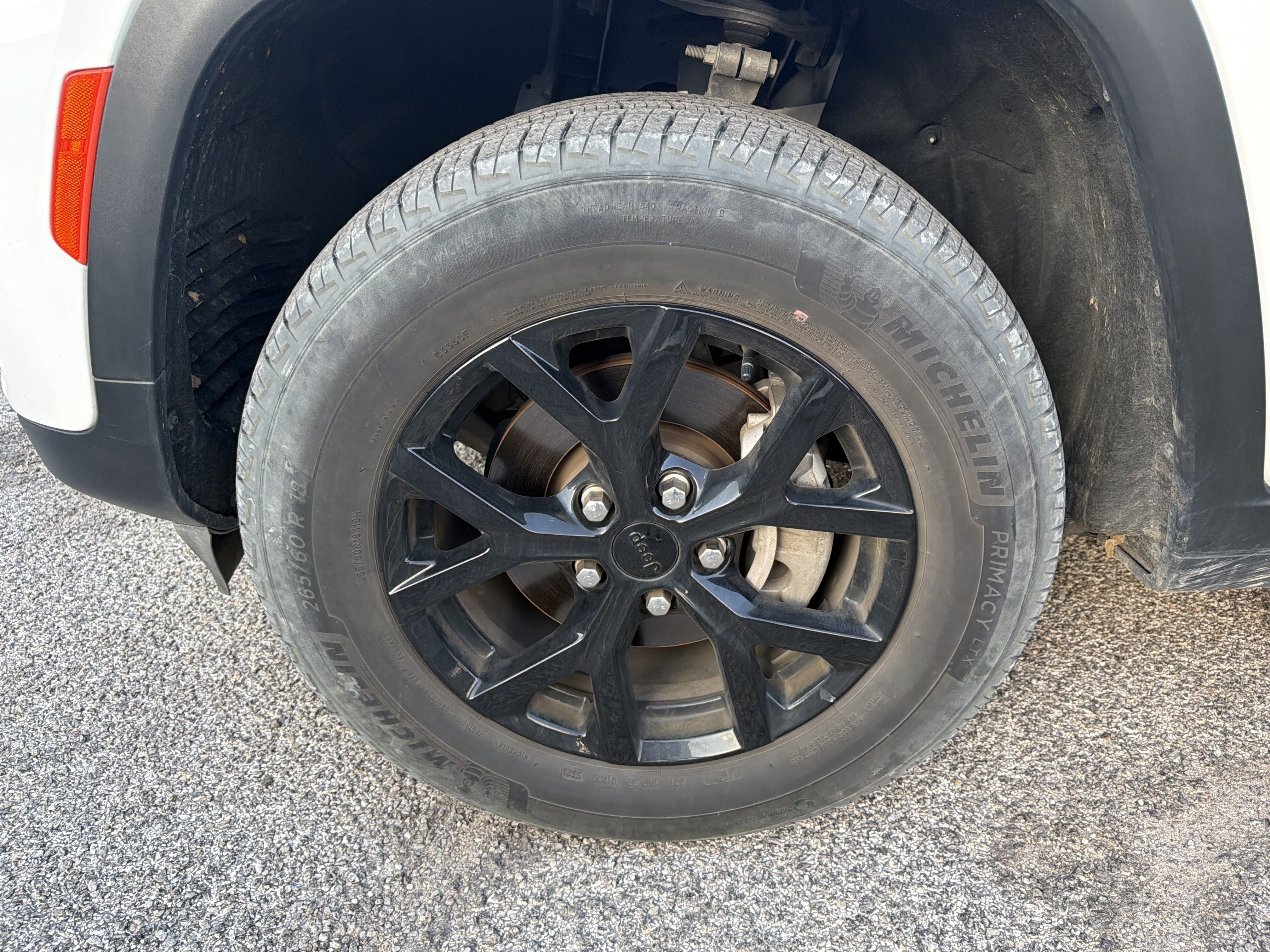 Used 2024 Jeep Grand Cherokee Altitude AWD/4WD image 9