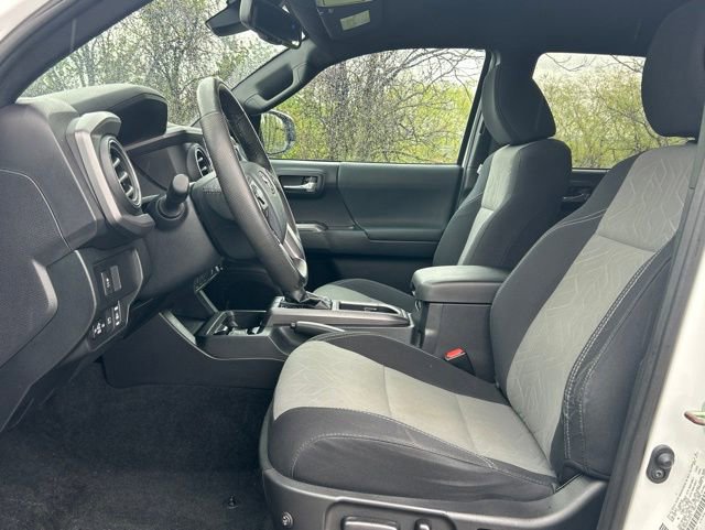 Used 2020 Toyota Tacoma TRD Sport w/ Technology Package AWD/4WD image 9