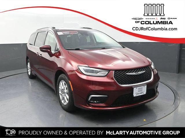 Used 2022 Chrysler Pacifica Touring-L FWD image 1