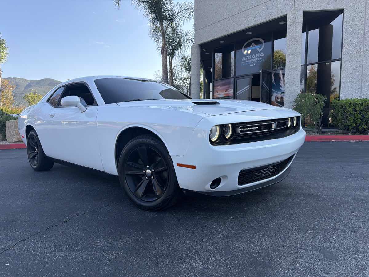 Used 2018 Dodge Challenger SXT RWD image 7
