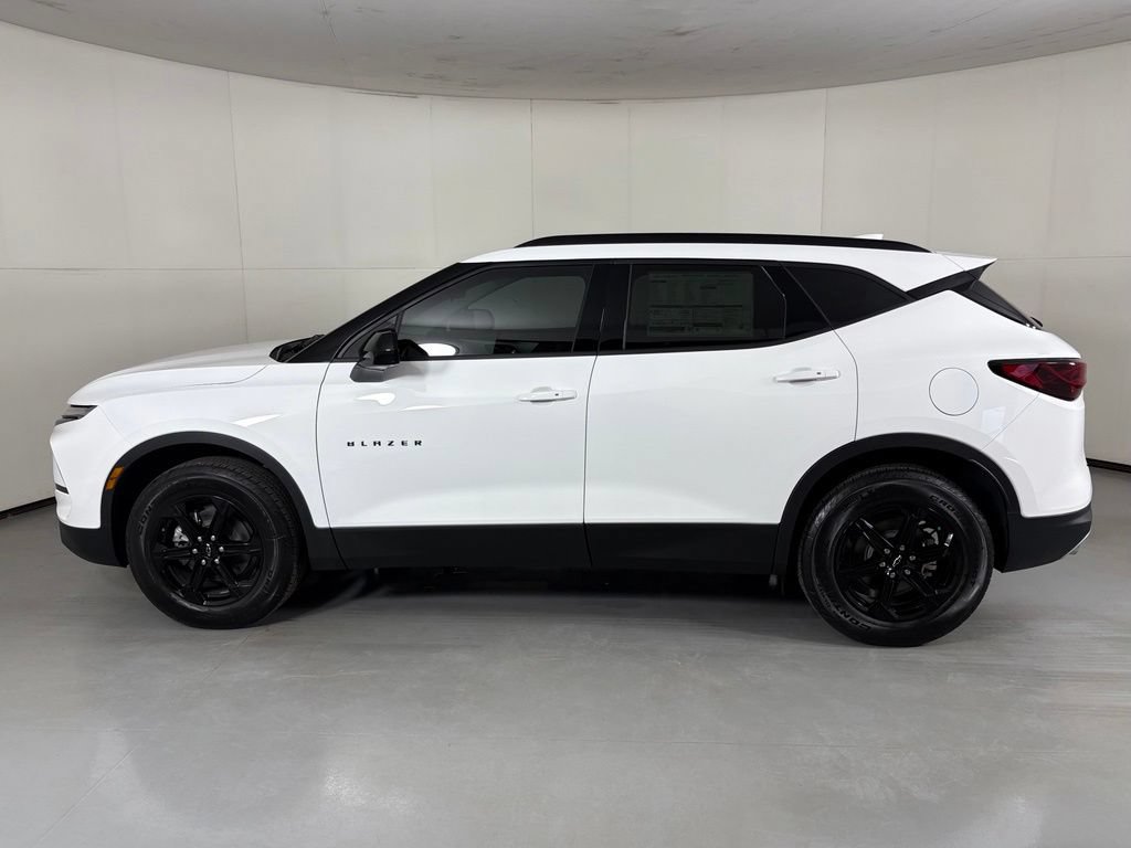 New 2026 Chevrolet Blazer LT w/ Midnight/Sport Edition FWD image 6