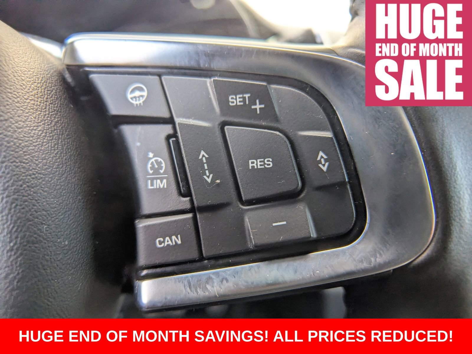 Used 2019 Jaguar E-PACE R-Dynamic SE image 34