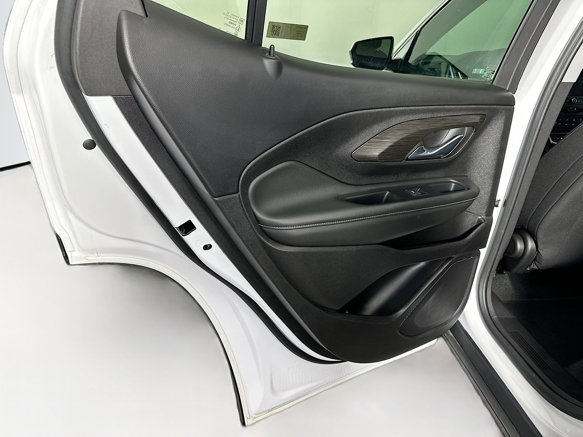 Used 2024 GMC Terrain SLE image 26