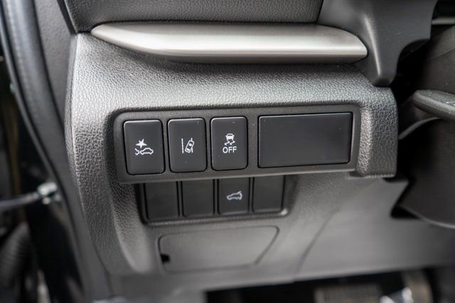 Used 2025 Mitsubishi Eclipse Cross Black Edition image 21