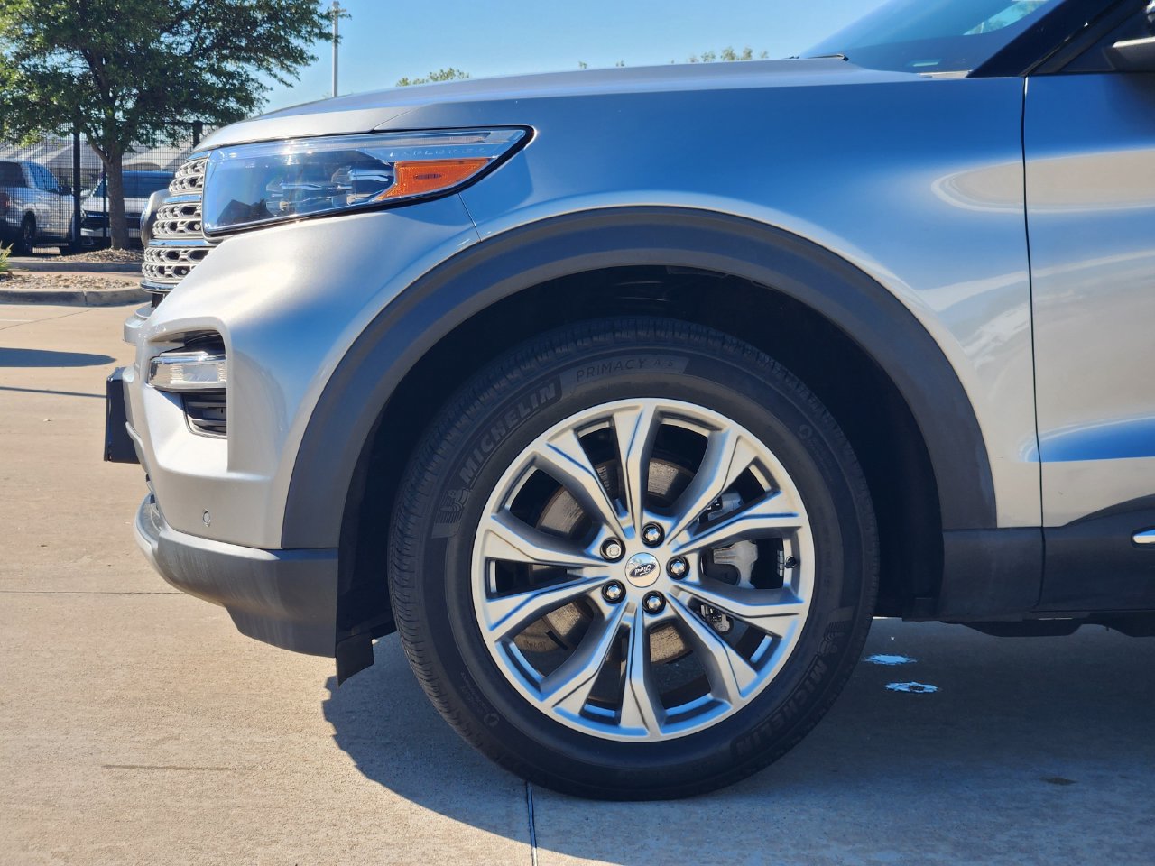 Used 2023 Ford Explorer Limited w/ Equipment Group 301A AWD/4WD image 8