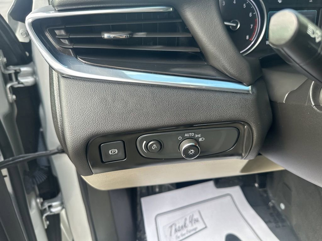 Used 2019 Buick Enclave Essence image 11