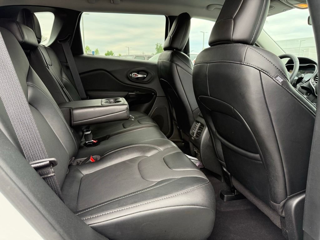 Certified 2023 Jeep Cherokee Altitude Lux AWD/4WD image 30