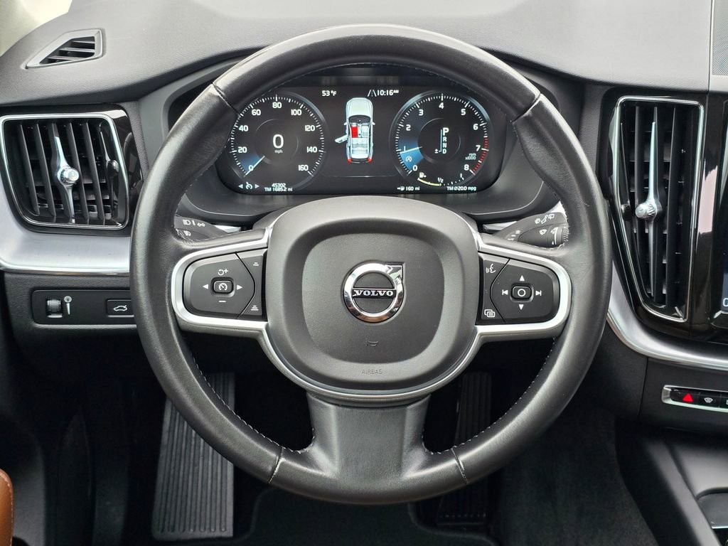 Used 2020 Volvo XC60 T5 Momentum AWD/4WD image 16