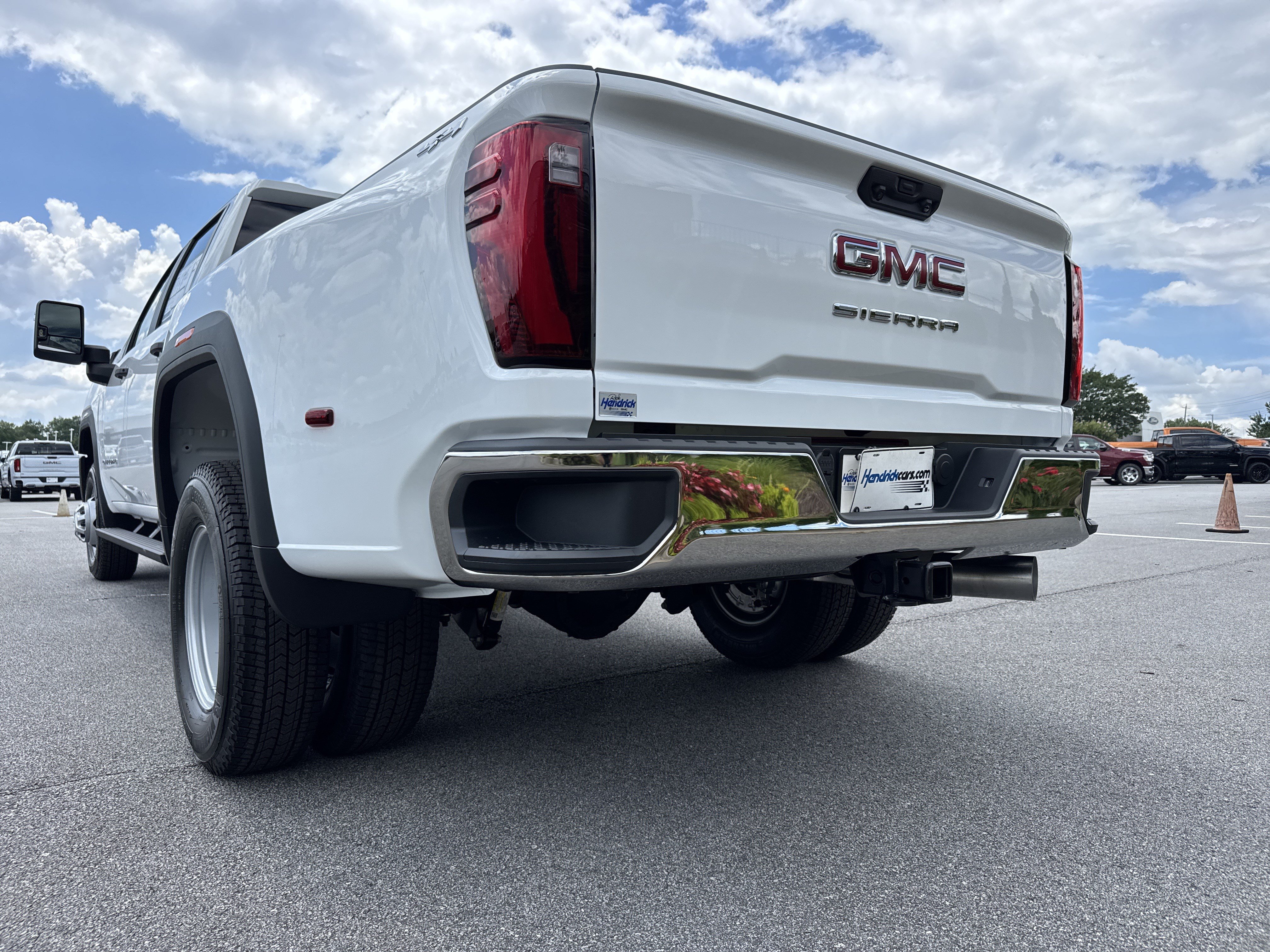 New 2026 GMC Sierra 3500 Pro AWD/4WD image 9