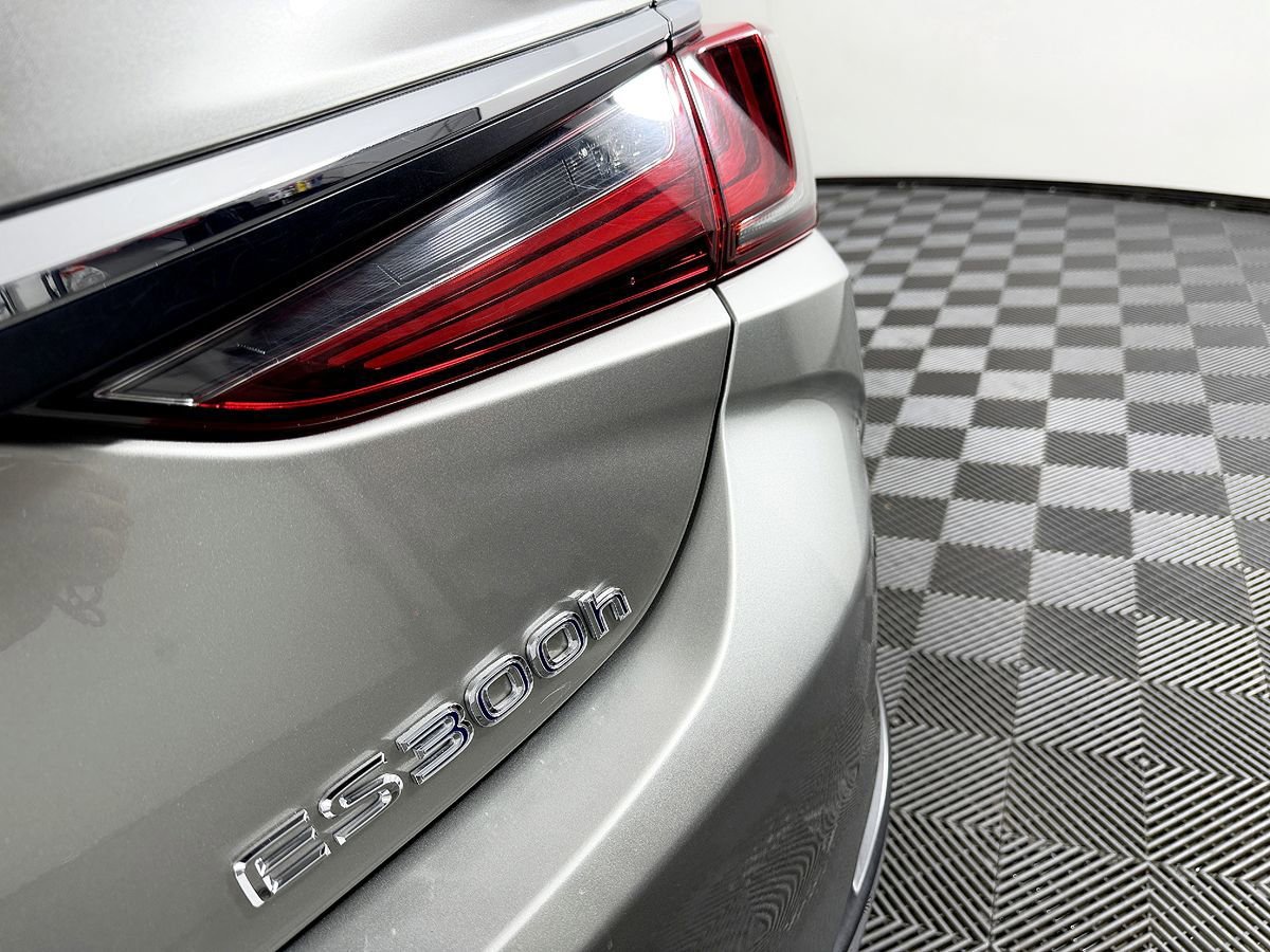 Used 2019 Lexus ES 300h w/ Premium Package FWD image 12