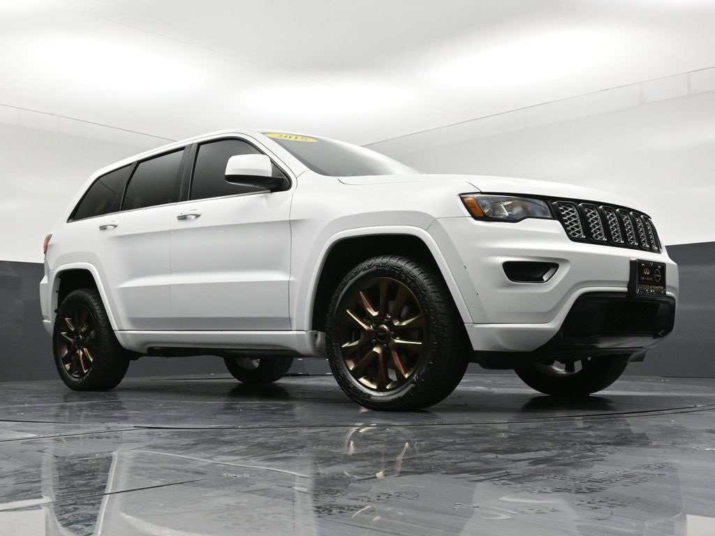 Used 2018 Jeep Grand Cherokee Altitude image 29