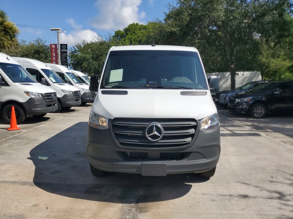 Used 2025 Mercedes-Benz Sprinter 2500 image 2