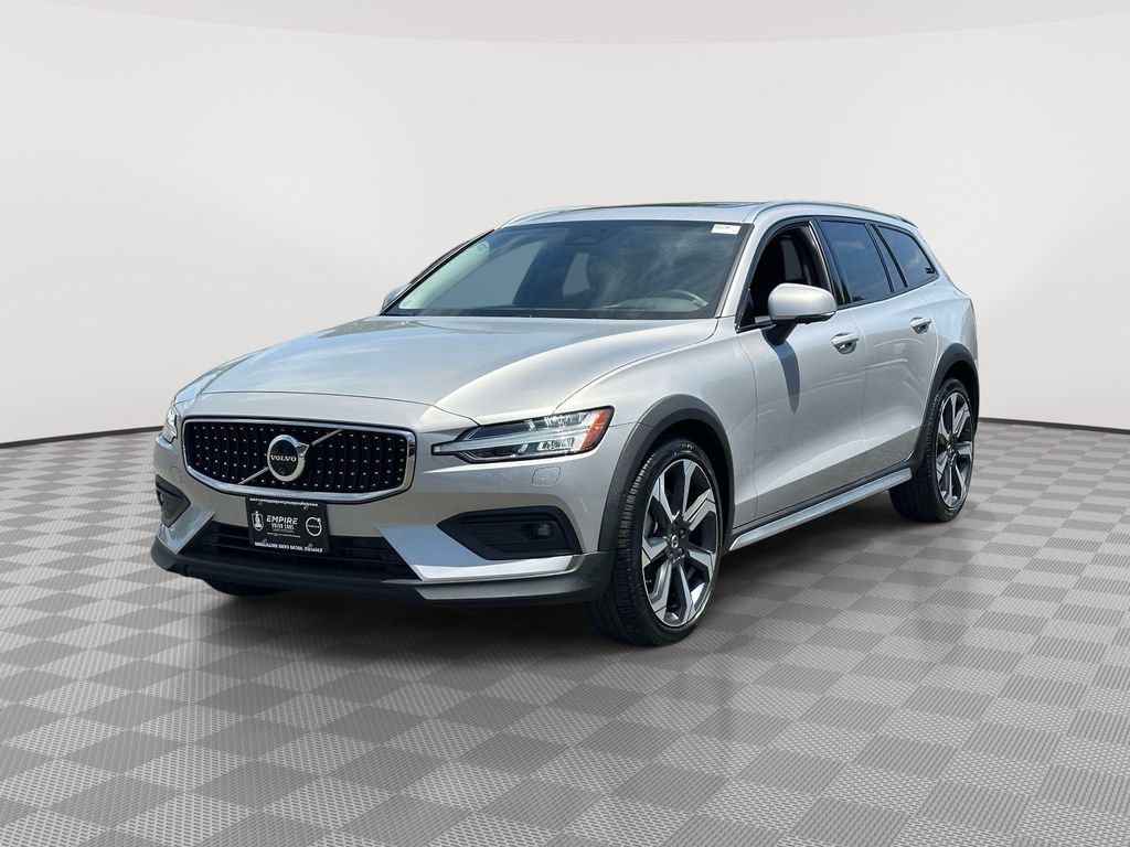 Certified 2024 Volvo V60 B5 Cross Country Ultimate AWD/4WD image 2