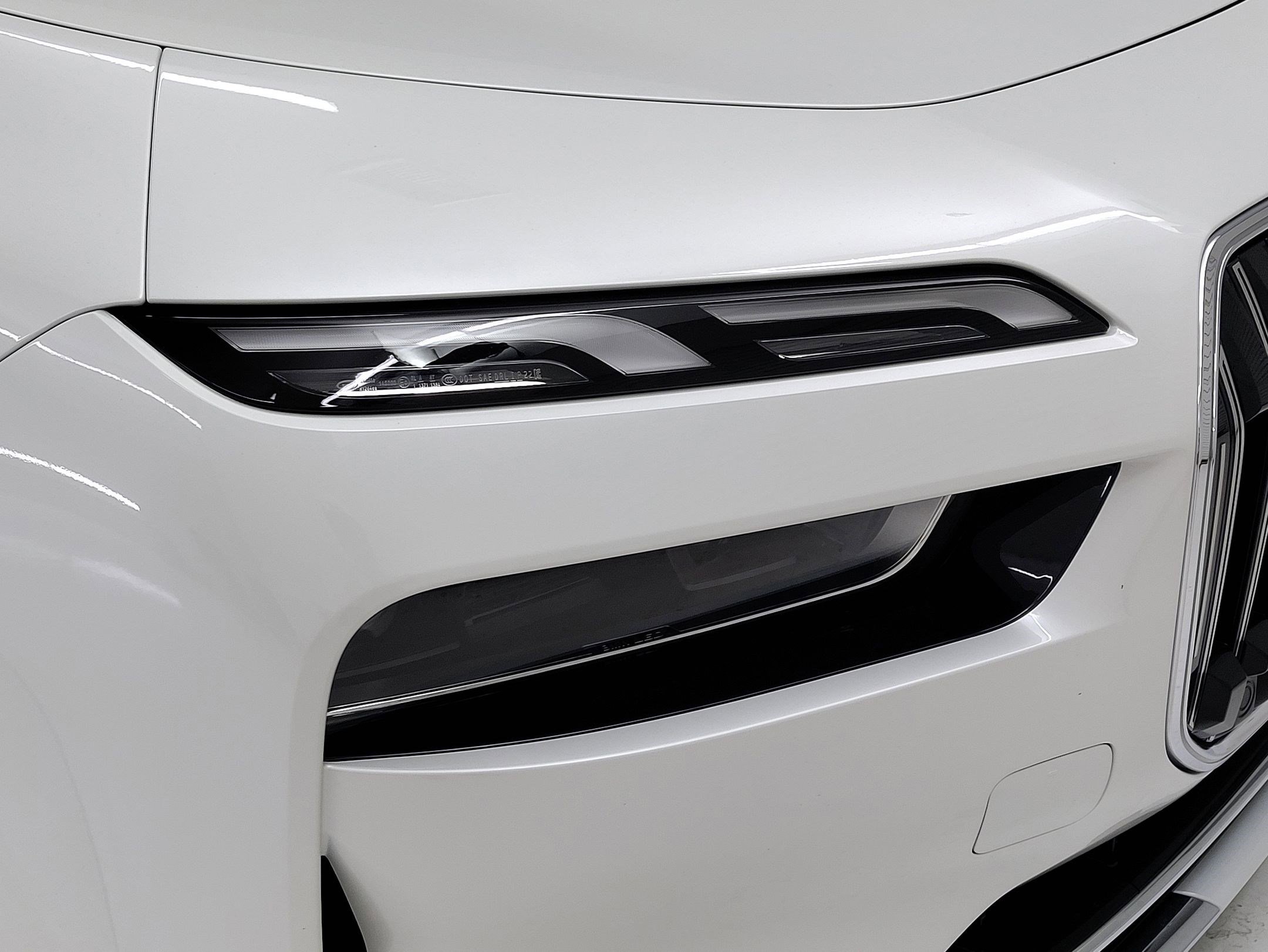 Used 2025 BMW i7 xDrive60 image 3