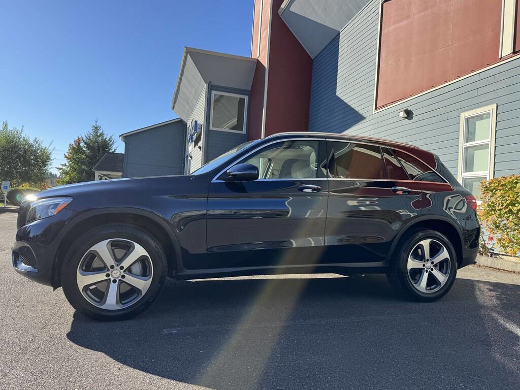 Used 2016 Mercedes-Benz GLC 300 w/ Multimedia Package image 5