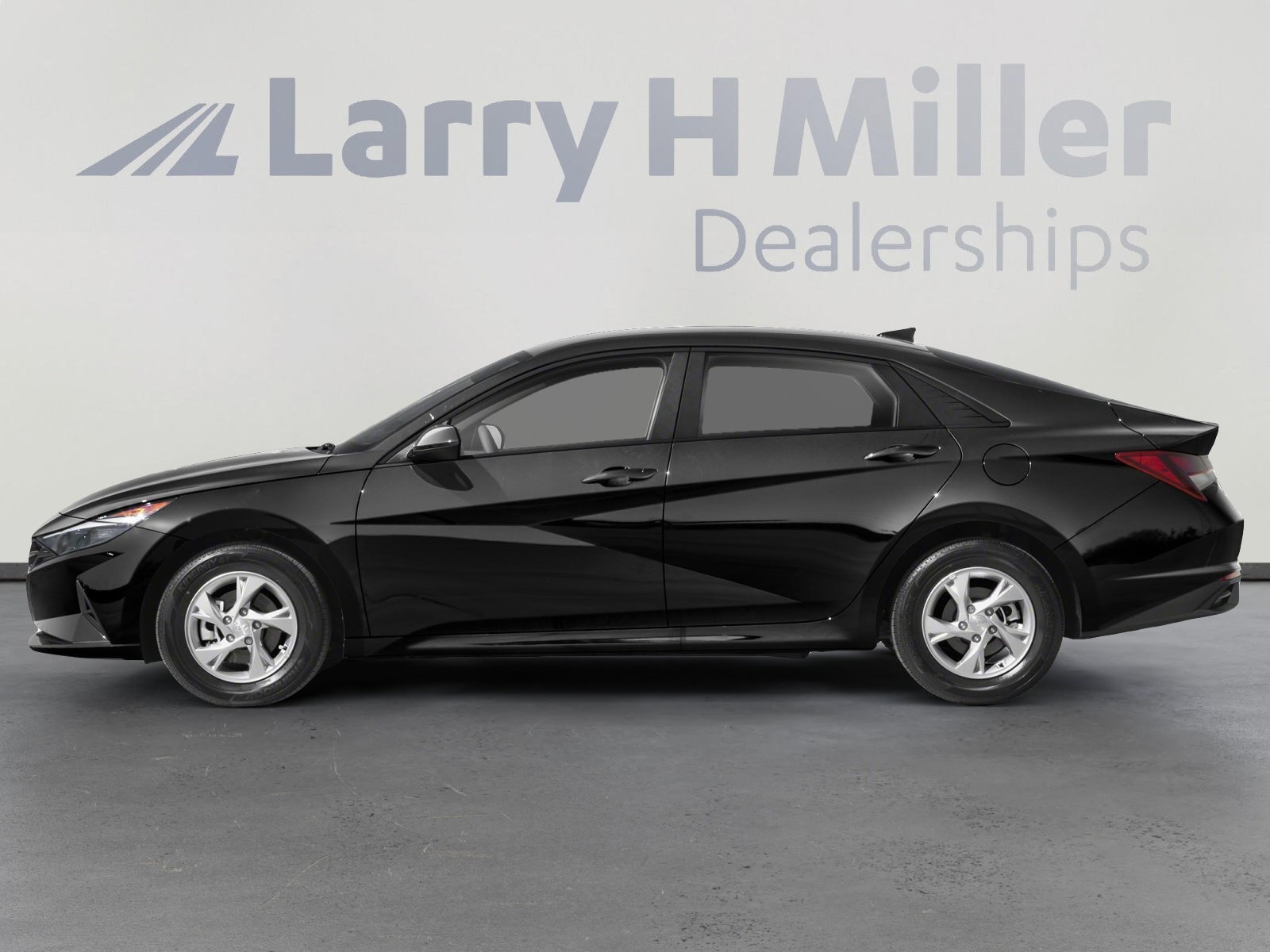 Used 2022 Hyundai Elantra SE image 3