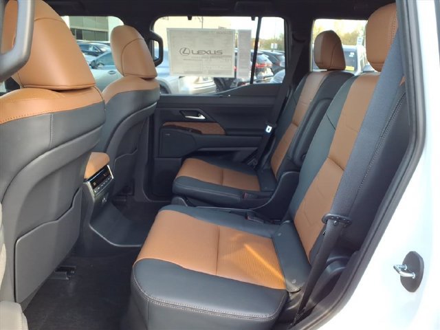 New 2026 Lexus GX 550 w/ Cold Area Package AWD/4WD image 32