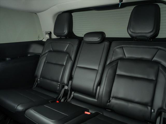 New 2026 Lincoln Navigator Premiere AWD/4WD image 18
