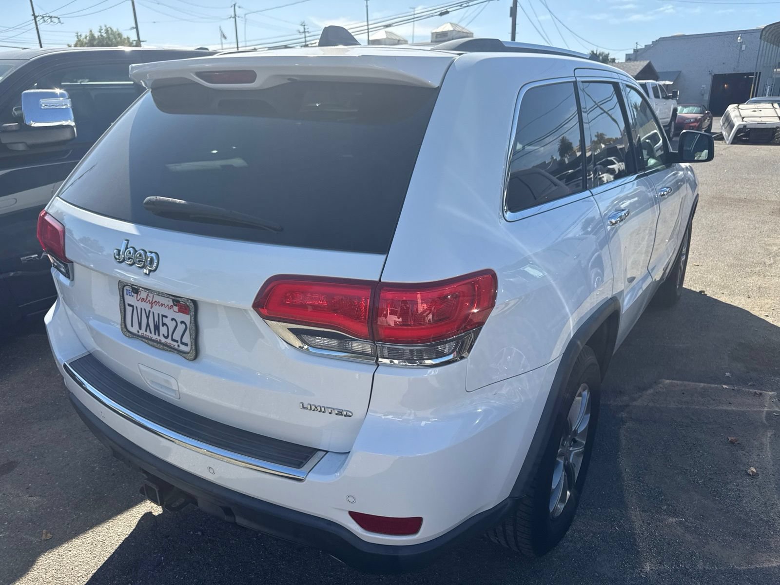 Used 2015 Jeep Grand Cherokee Limited w/ Luxury Group II RWD image 3