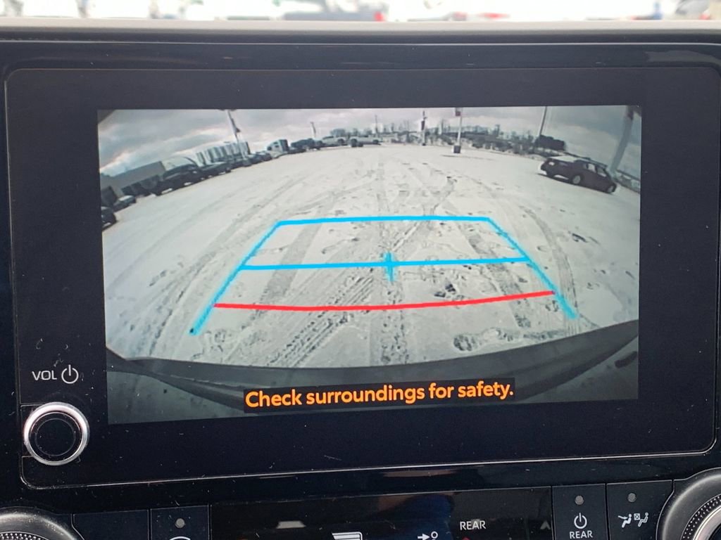 Used 2023 Toyota Highlander XLE image 23