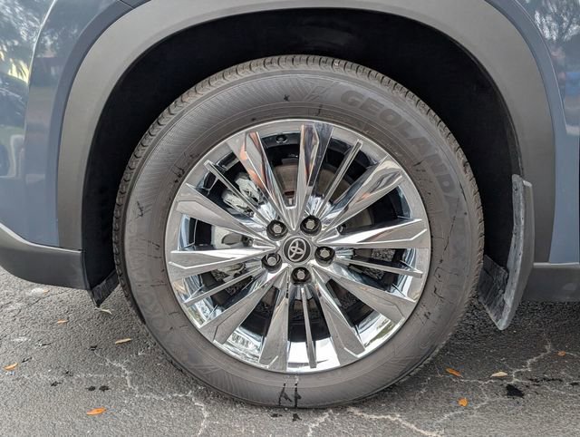 Used 2025 Toyota Grand Highlander AWD image 10