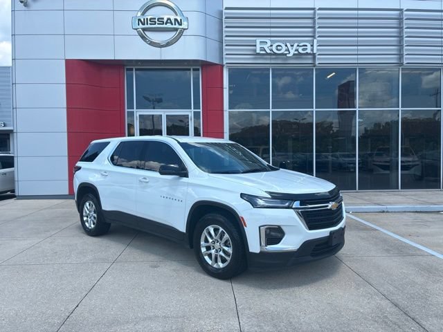 Used 2023 Chevrolet Traverse LS FWD image 1