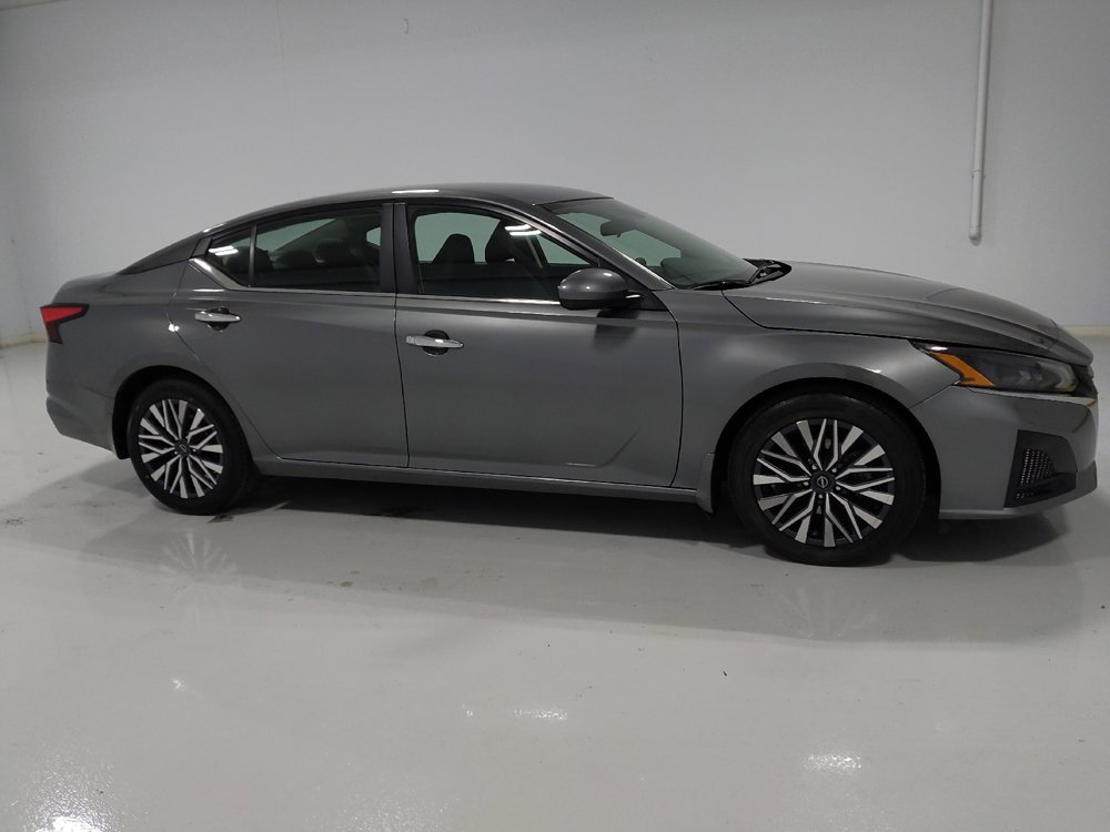 Used 2023 Nissan Altima 2.5 SV image 11