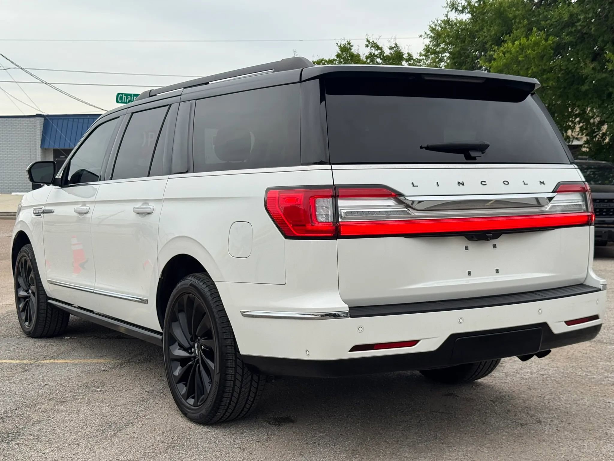 Used 2021 Lincoln Navigator L Black Label w/ Special Edition Package AWD/4WD image 4
