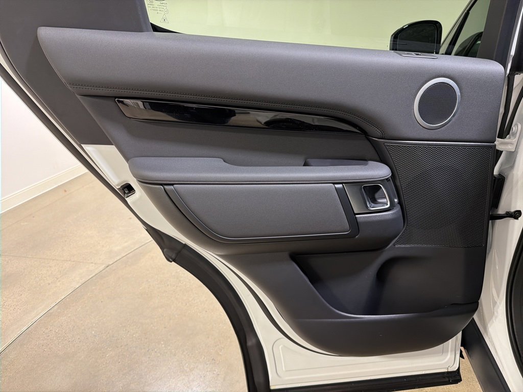 New 2025 Land Rover Discovery S image 20
