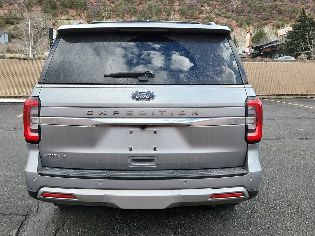 Used 2022 Ford Expedition Limited image 11