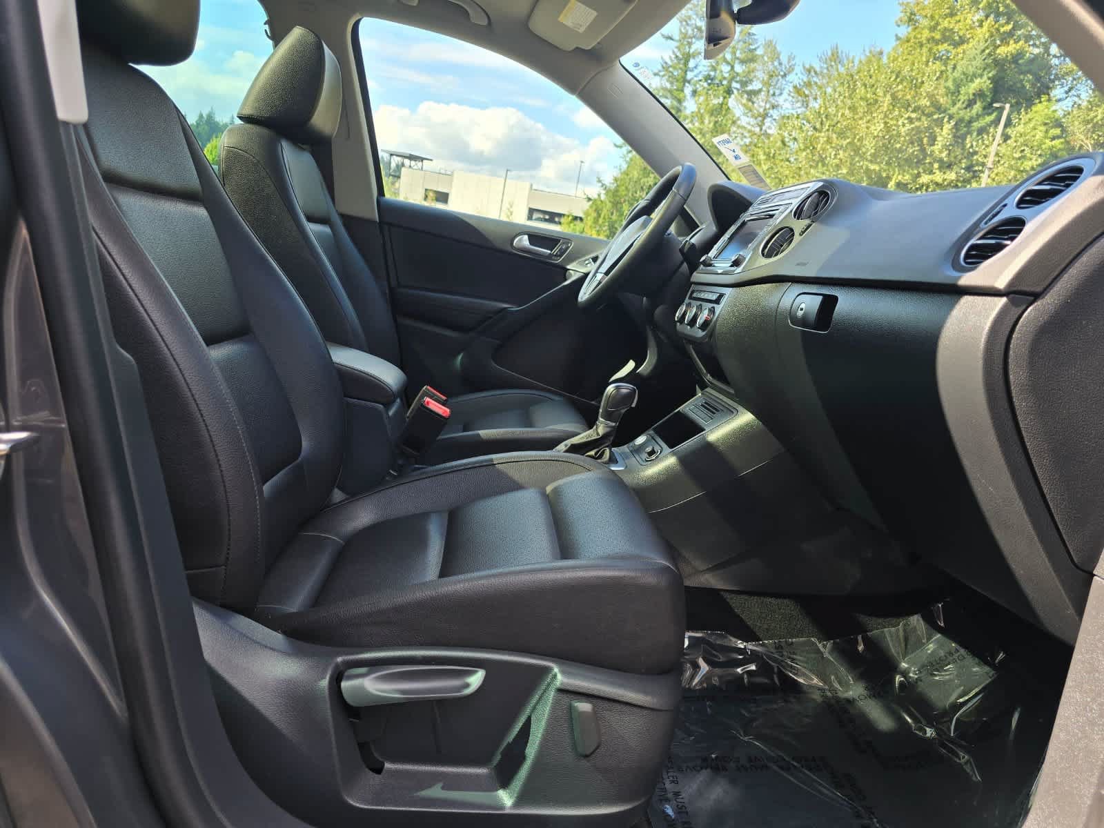 Used 2016 Volkswagen Tiguan SE AWD/4WD image 27