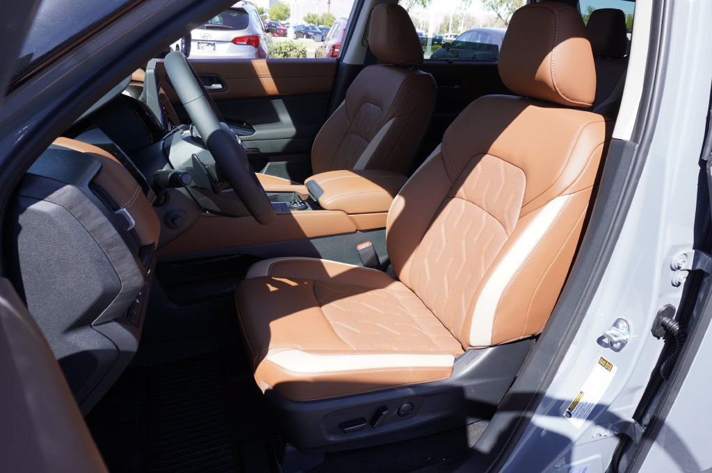 New 2026 Nissan Pathfinder Platinum w/ Cargo Package AWD/4WD image 15