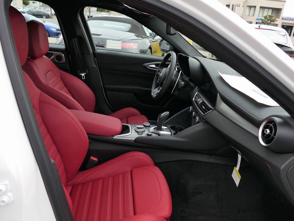 New 2025 Alfa Romeo Giulia AWD image 29