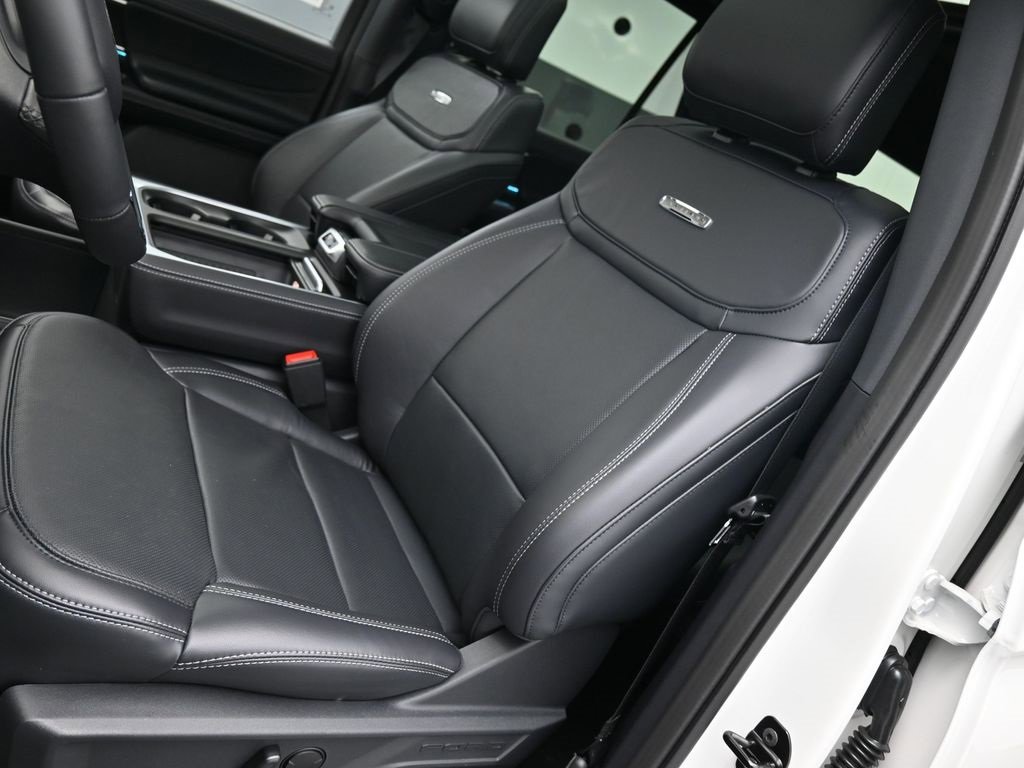 New 2025 Ford Expedition Max Platinum w/ Stealth Performance Package image 10