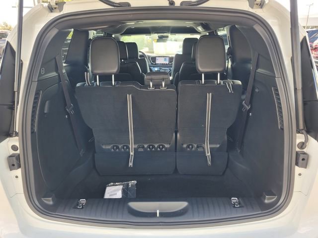 New 2026 Chrysler Voyager LX FWD image 16