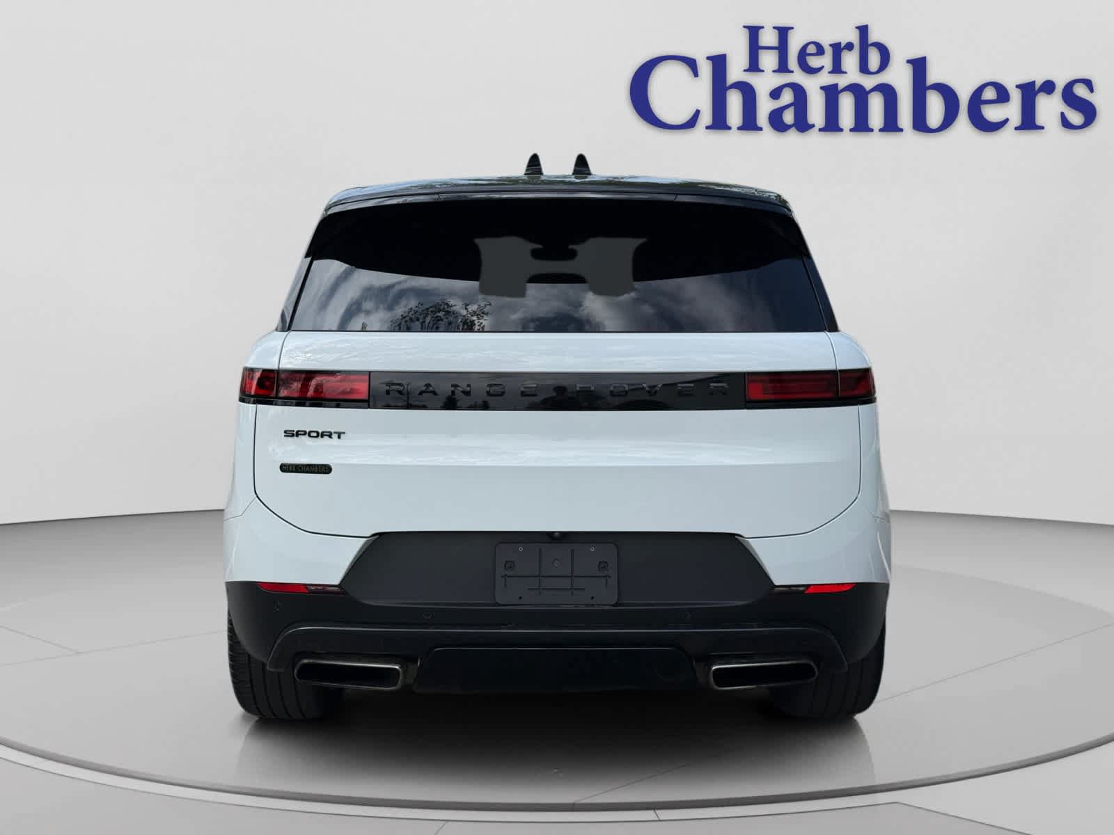 Used 2024 Land Rover Range Rover Sport SE AWD/4WD image 6
