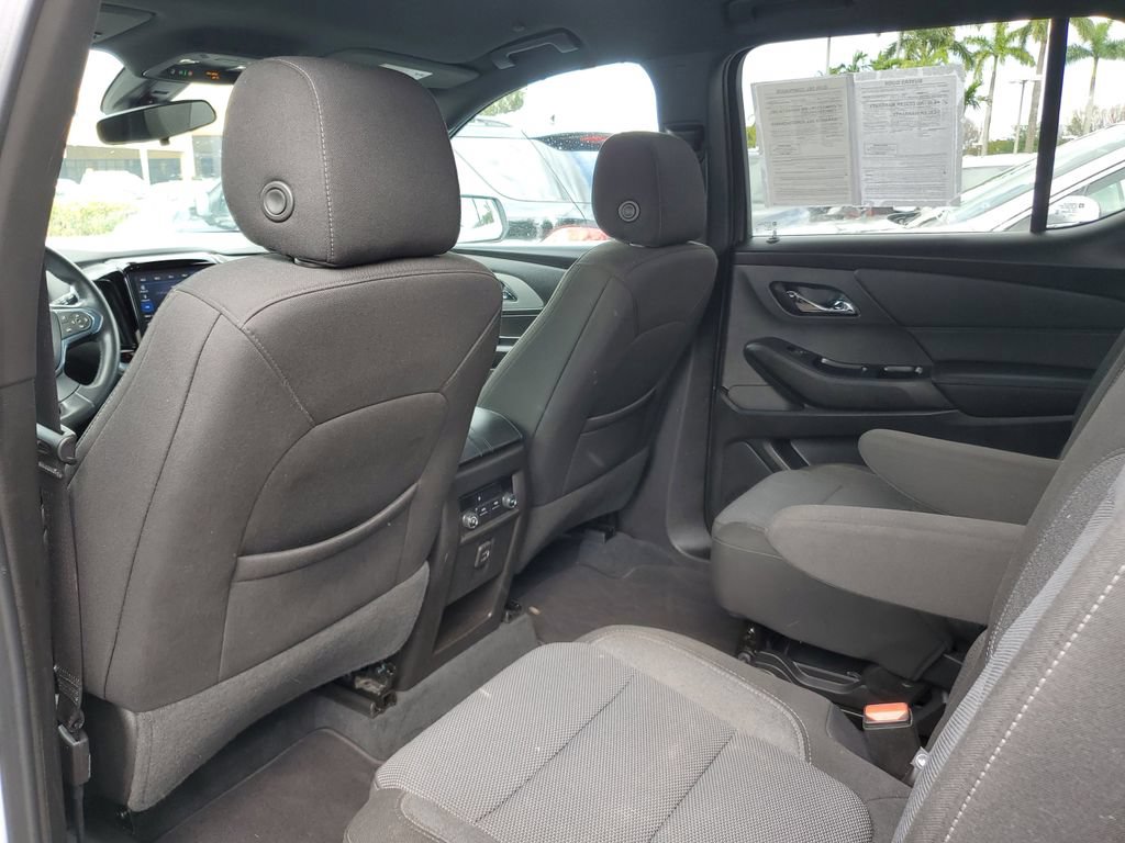 Used 2022 Chevrolet Traverse LT FWD image 12