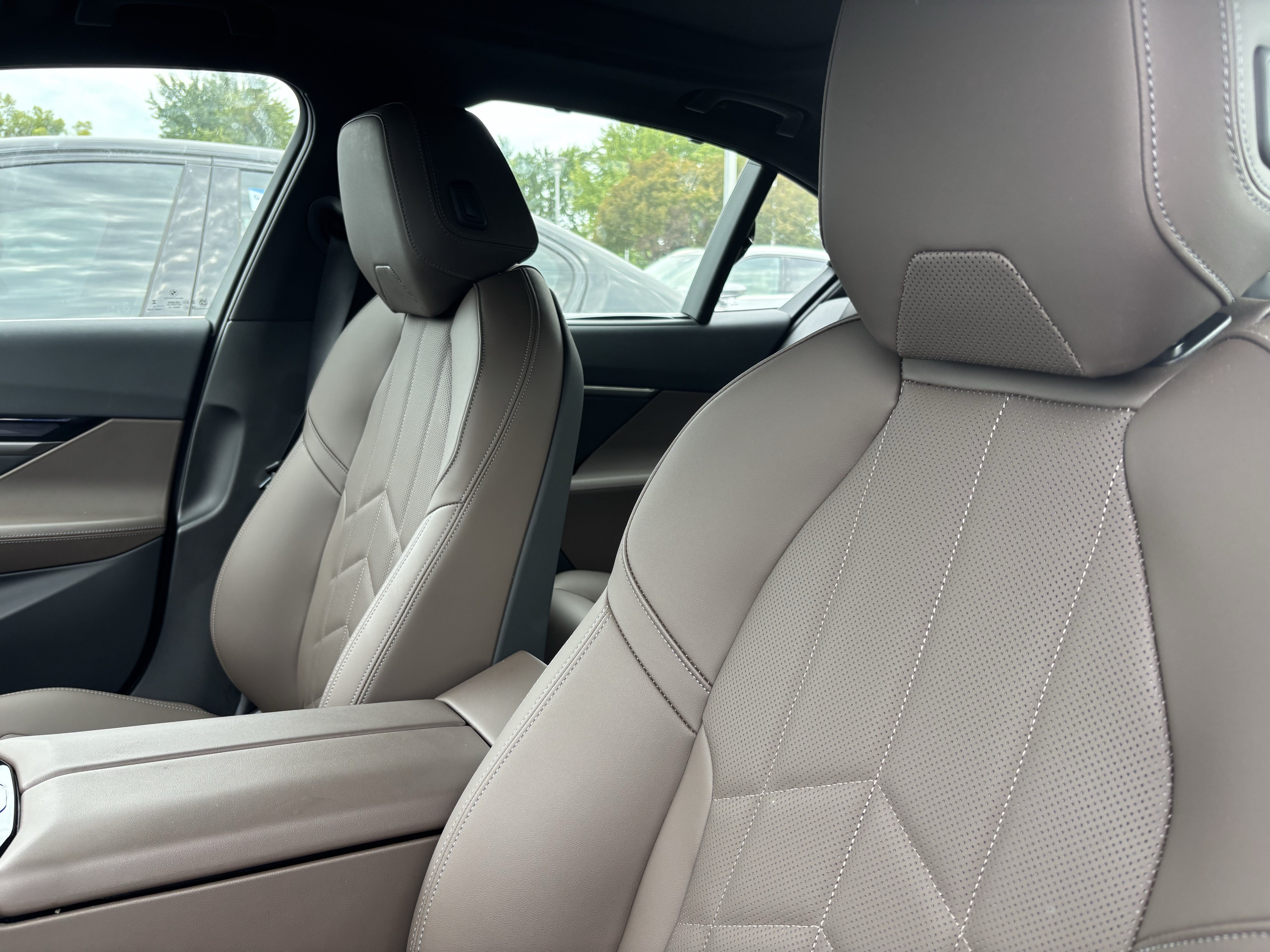 Used 2026 BMW 540i xDrive AWD/4WD image 17