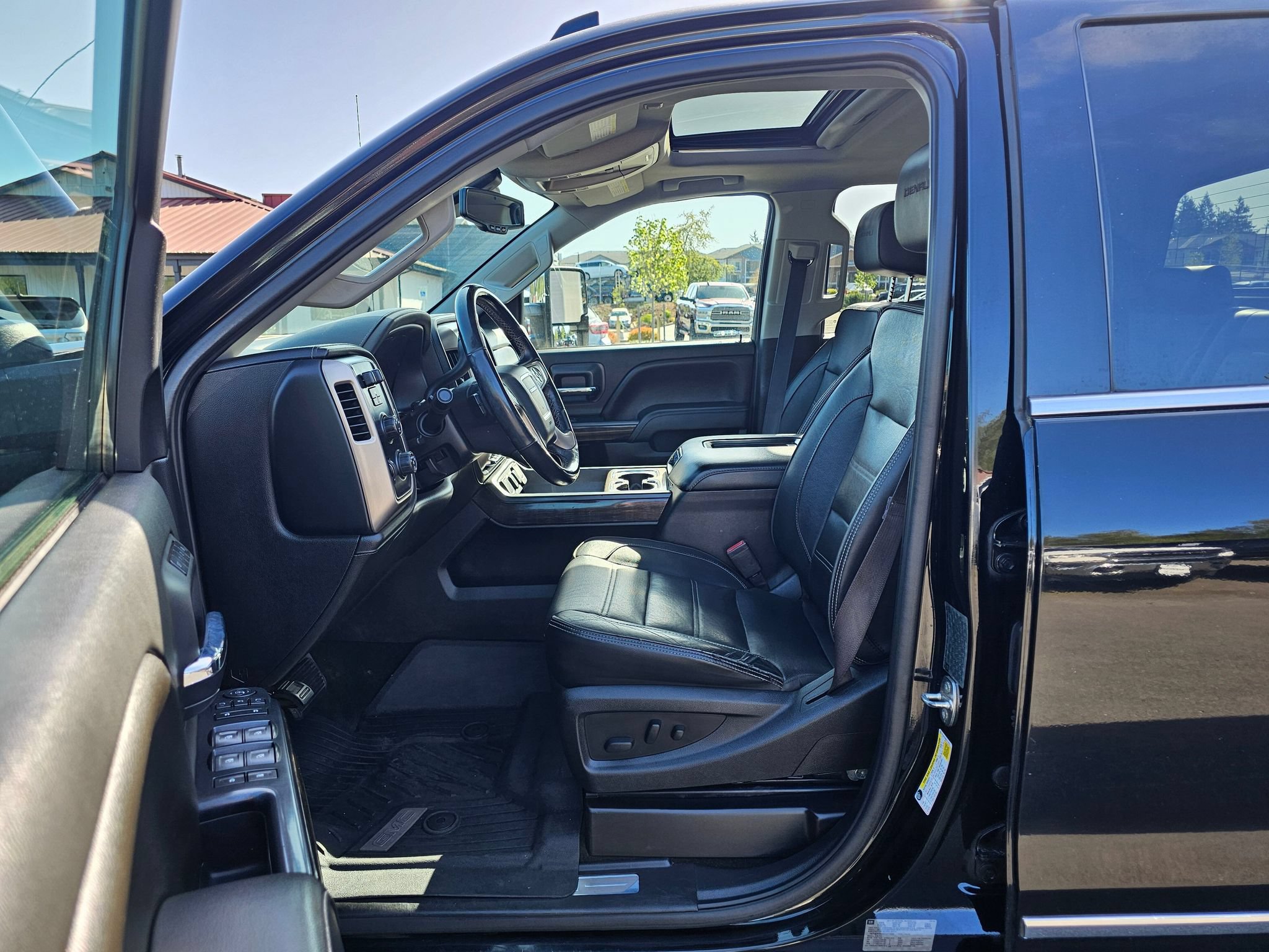 Used 2016 GMC Sierra 3500 Denali w/ Duramax Plus Package AWD/4WD image 30