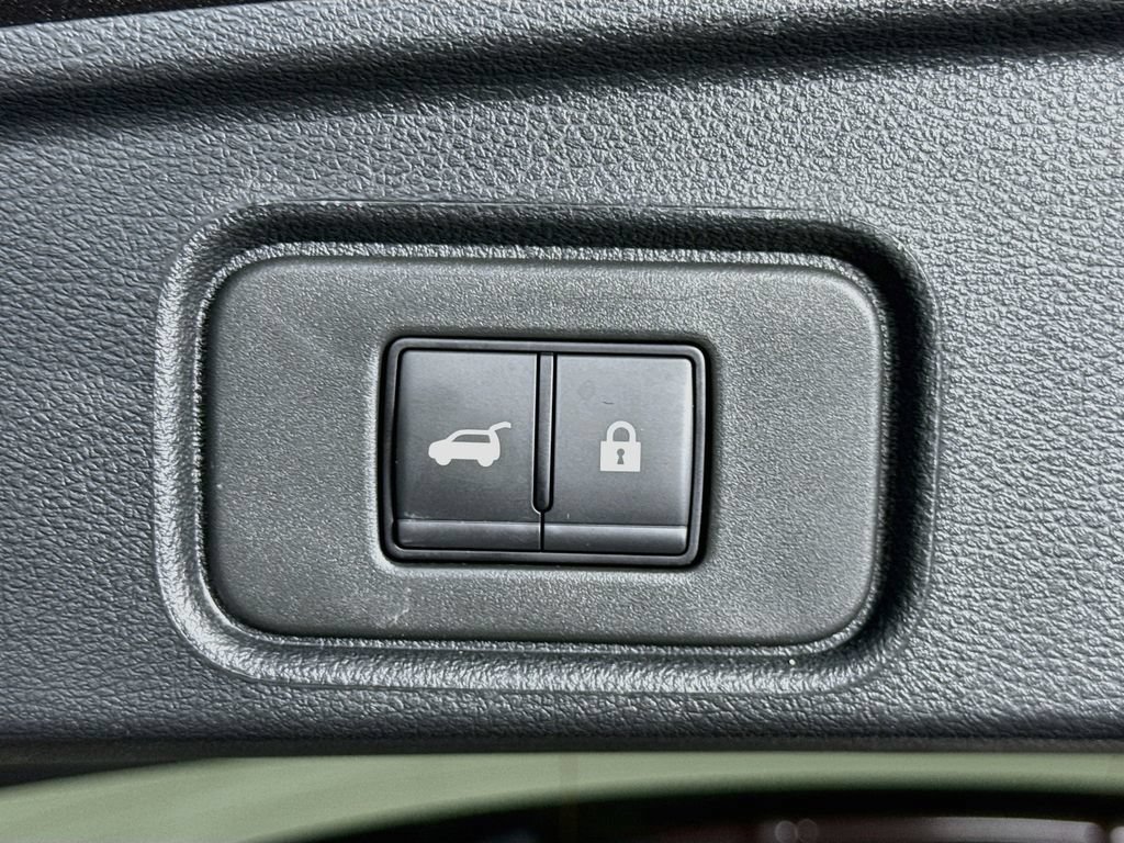 Used 2025 Nissan Pathfinder SV w/ Black Appearance Package AWD/4WD image 30
