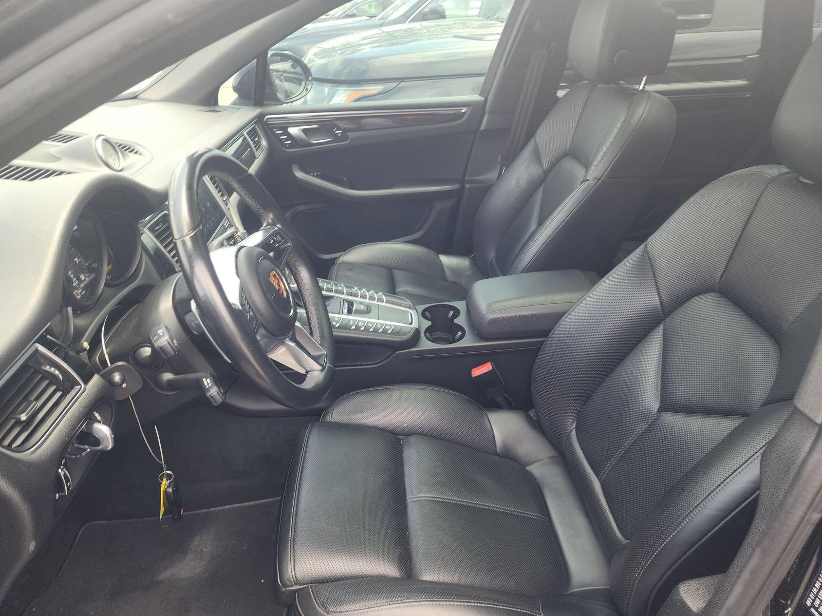 Used 2018 Porsche Macan Sport Edition AWD/4WD image 5