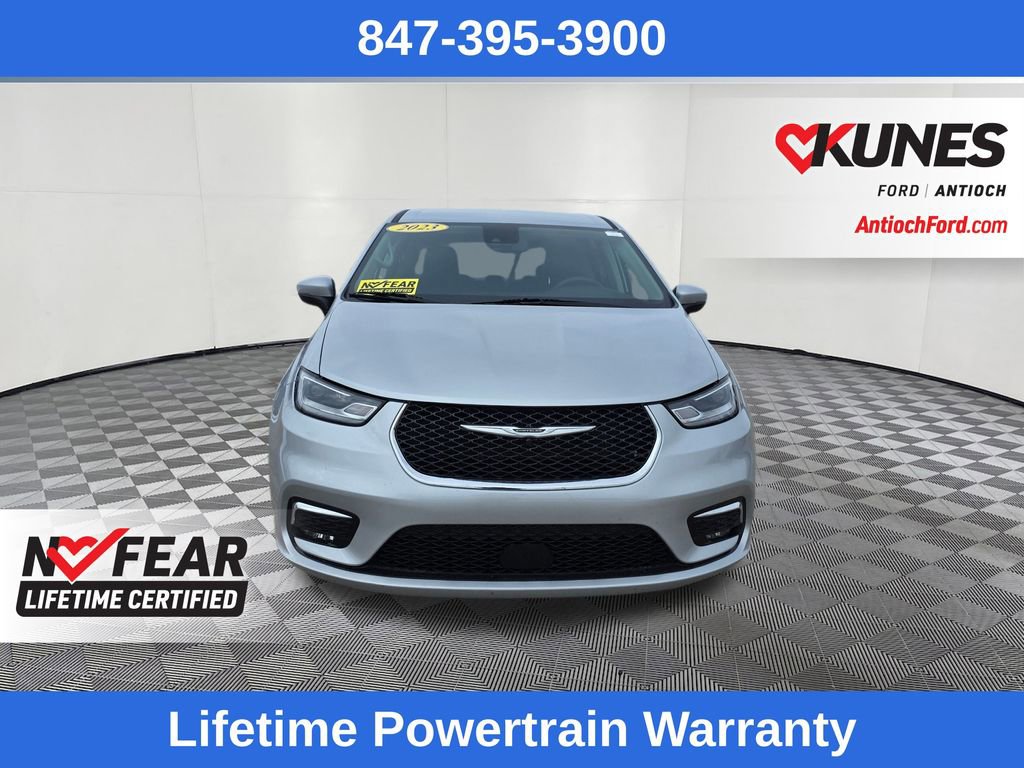 Used 2023 Chrysler Pacifica Touring-L FWD video 2