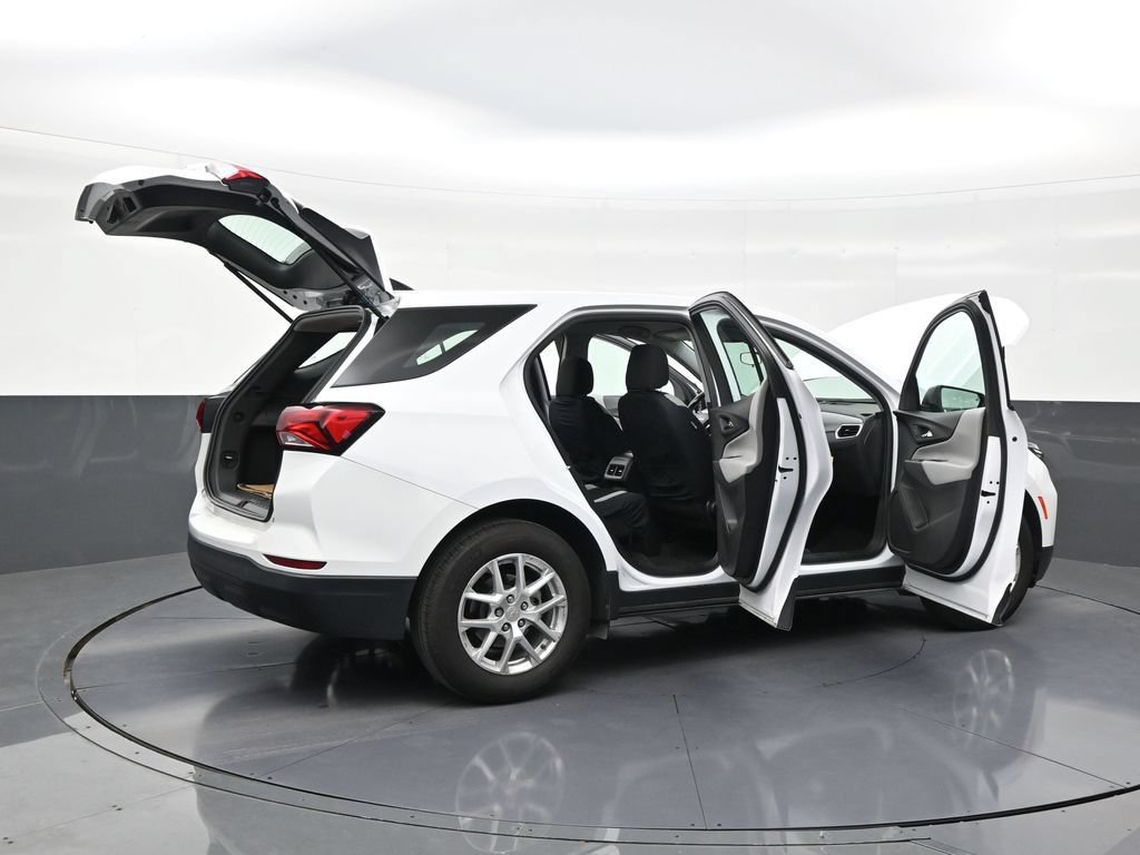 Used 2024 Chevrolet Equinox LS FWD image 28