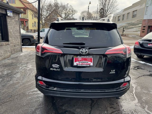 Used 2017 Toyota RAV4 LE AWD/4WD image 5