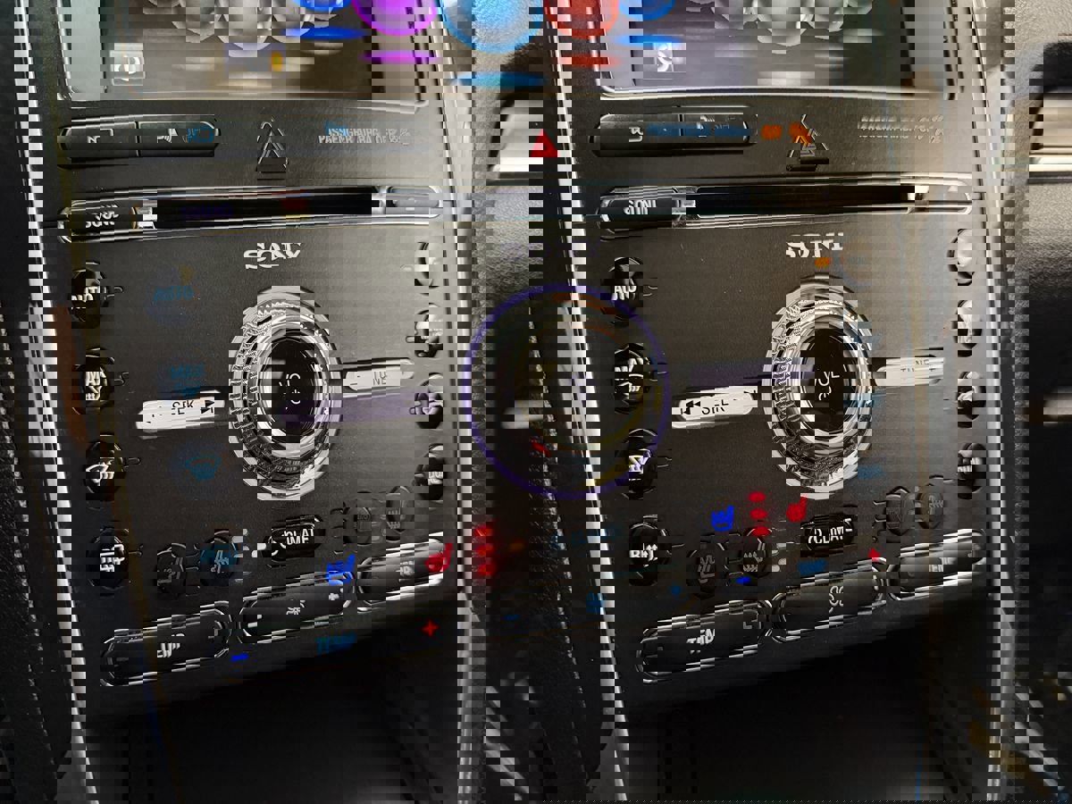 Used 2016 Ford Explorer Limited image 26