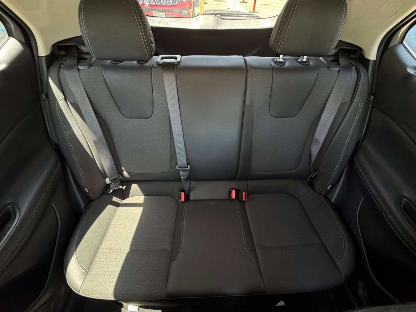 Used 2025 Buick Encore GX Preferred AWD/4WD image 36