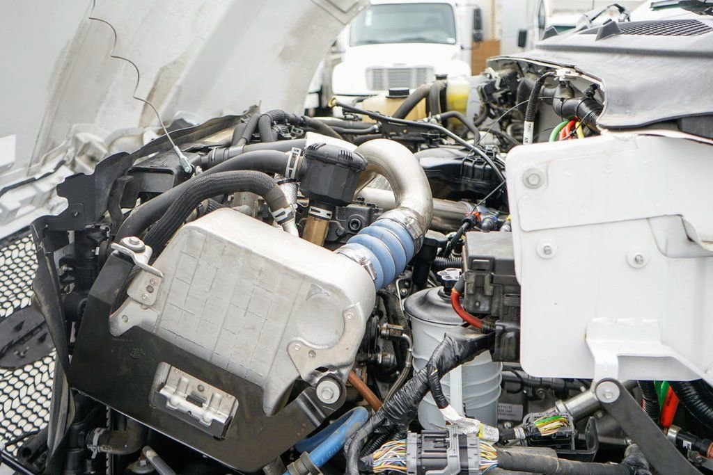 Used 2019 Ford F750 2WD Regular Cab Super Duty image 28