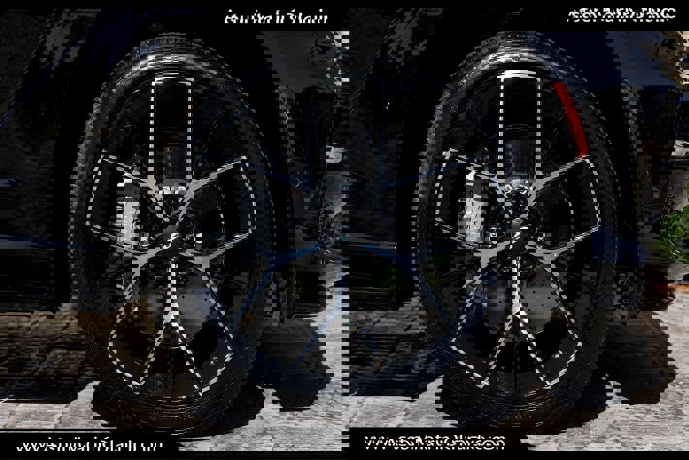 Used 2025 Aston Martin DBX 707 image 23